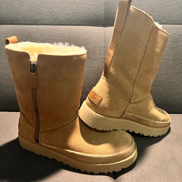 UGG Classic Short Zip Boots in Tan - Picture 6 of 10